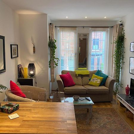 True Colours Apartment In Central Location Μπάνγκορ Εξωτερικό φωτογραφία