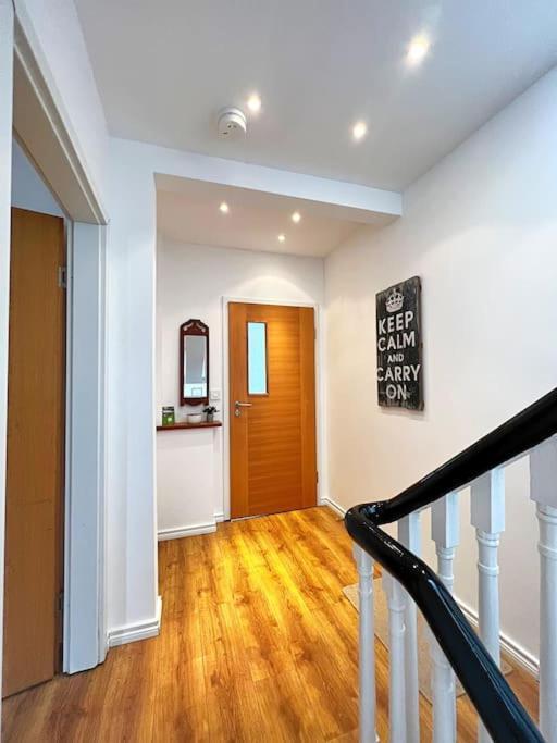 True Colours Apartment In Central Location Μπάνγκορ Εξωτερικό φωτογραφία