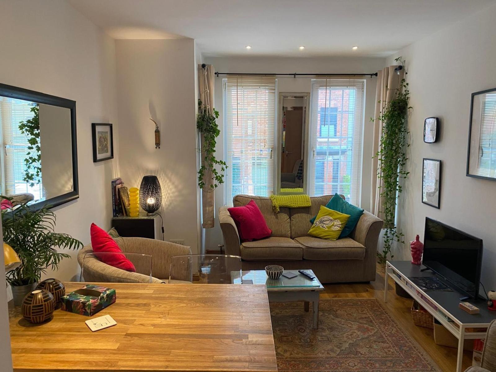 True Colours Apartment In Central Location Μπάνγκορ Εξωτερικό φωτογραφία